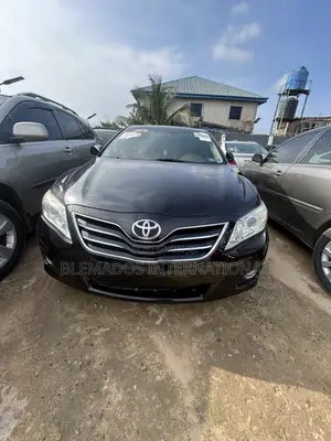 Toyota Camry XLE V6 4dr Sedan (3.5L 6cyl 6AM) 2010 Black