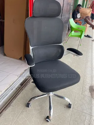 Executive Mesh Swivel Chair