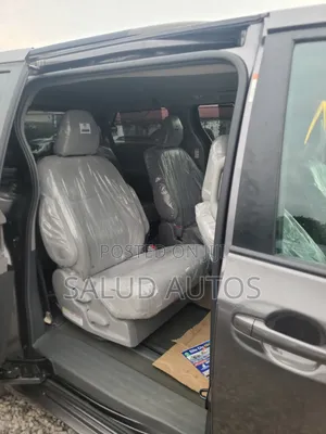 Toyota Sienna LE 8 Passenger (3.5L 6cyl 8A) 2017 Gray