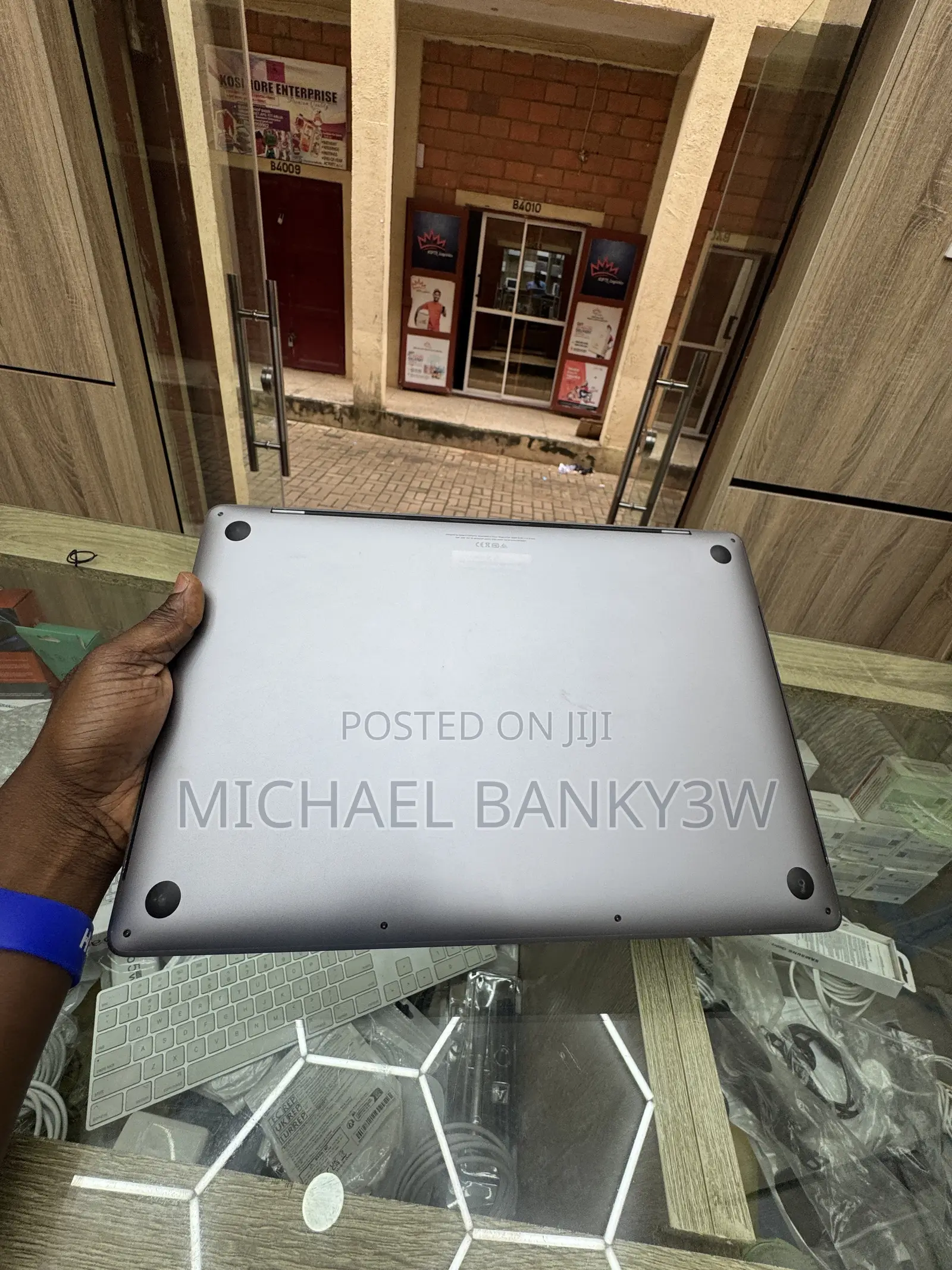 Laptop Apple MacBook Pro 2019 32GB Intel Core i9 SSD 1T