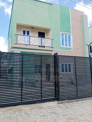 5bdrm Townhouse/Terrace in Nana Court Homes, Sabon Lugbe for sale