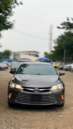 Toyota Camry LE 4dr Sedan (2.5L 4cyl 6A) 2017 Gray