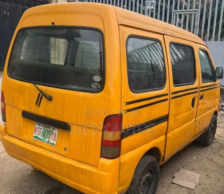 Suzuki APV Minibus 2005 Yellow