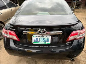Toyota Camry XLE 4dr Sedan (2.5L 4cyl 6AM) 2010 Black