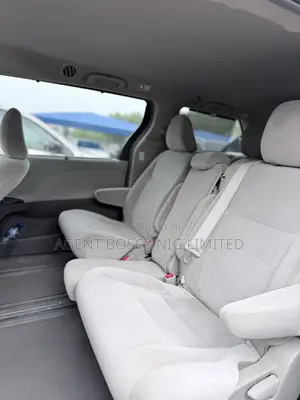 Toyota Sienna LE 8-Passenger 4dr Minivan (3.5L 6cyl 6A) 2015 Blue