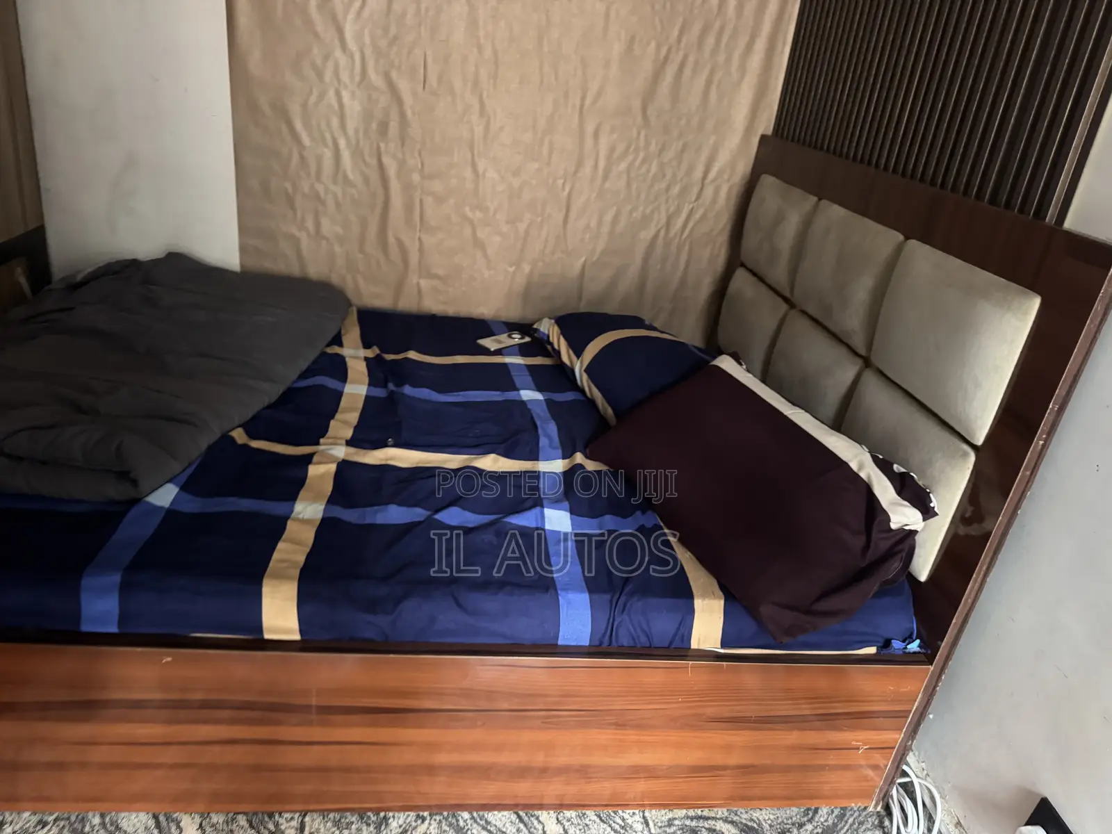 4.5 by 6 BEDFRAME