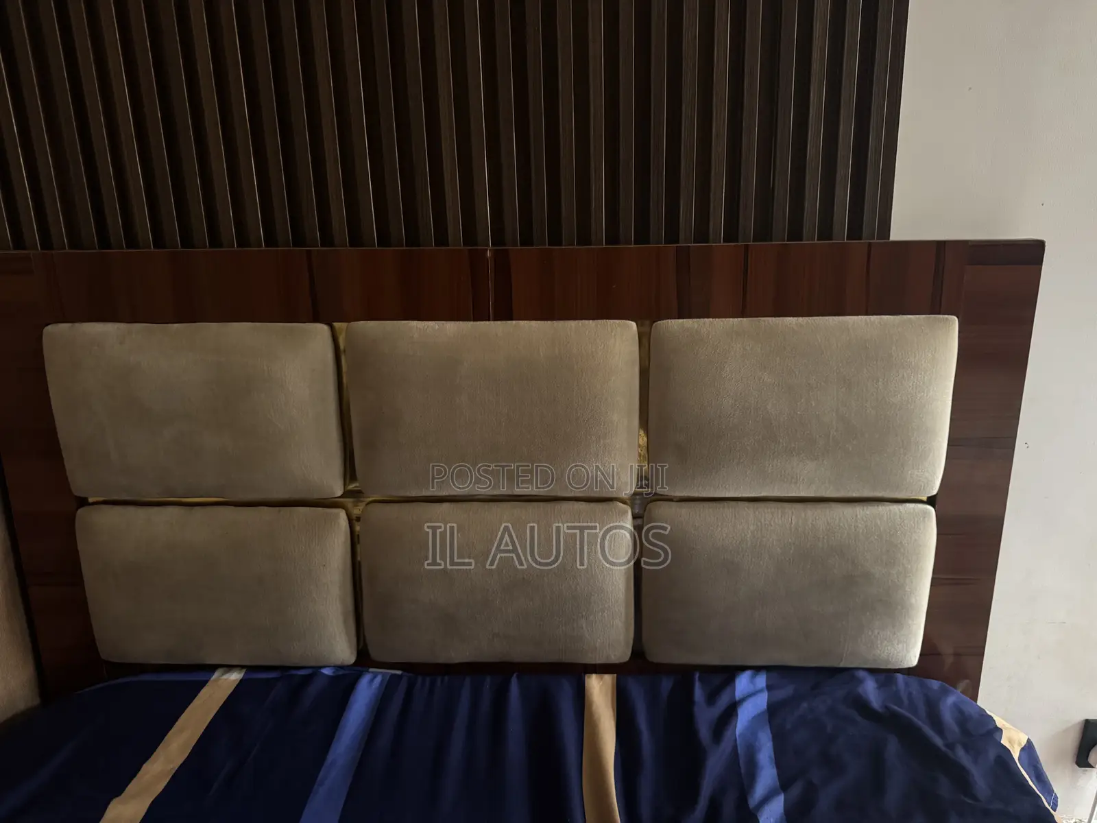 4.5 by 6 BEDFRAME
