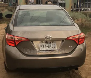 Toyota Corolla 2018 Brown