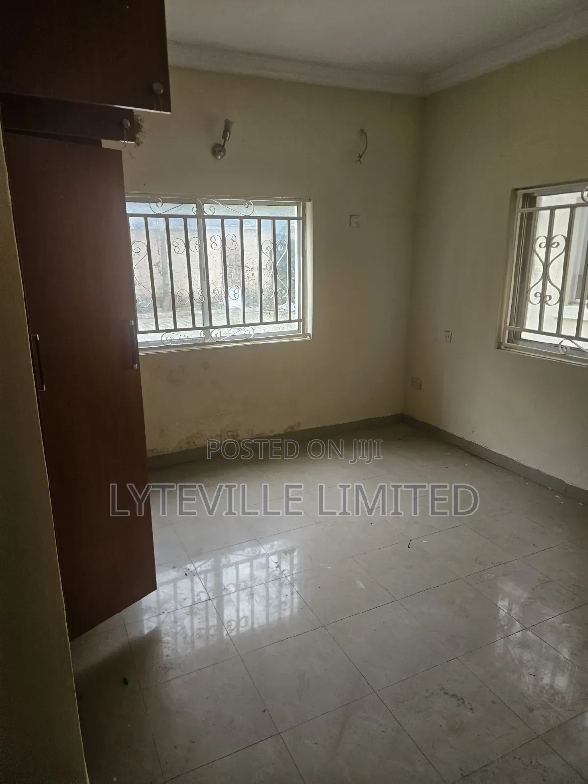 Renovated Office Flat Space