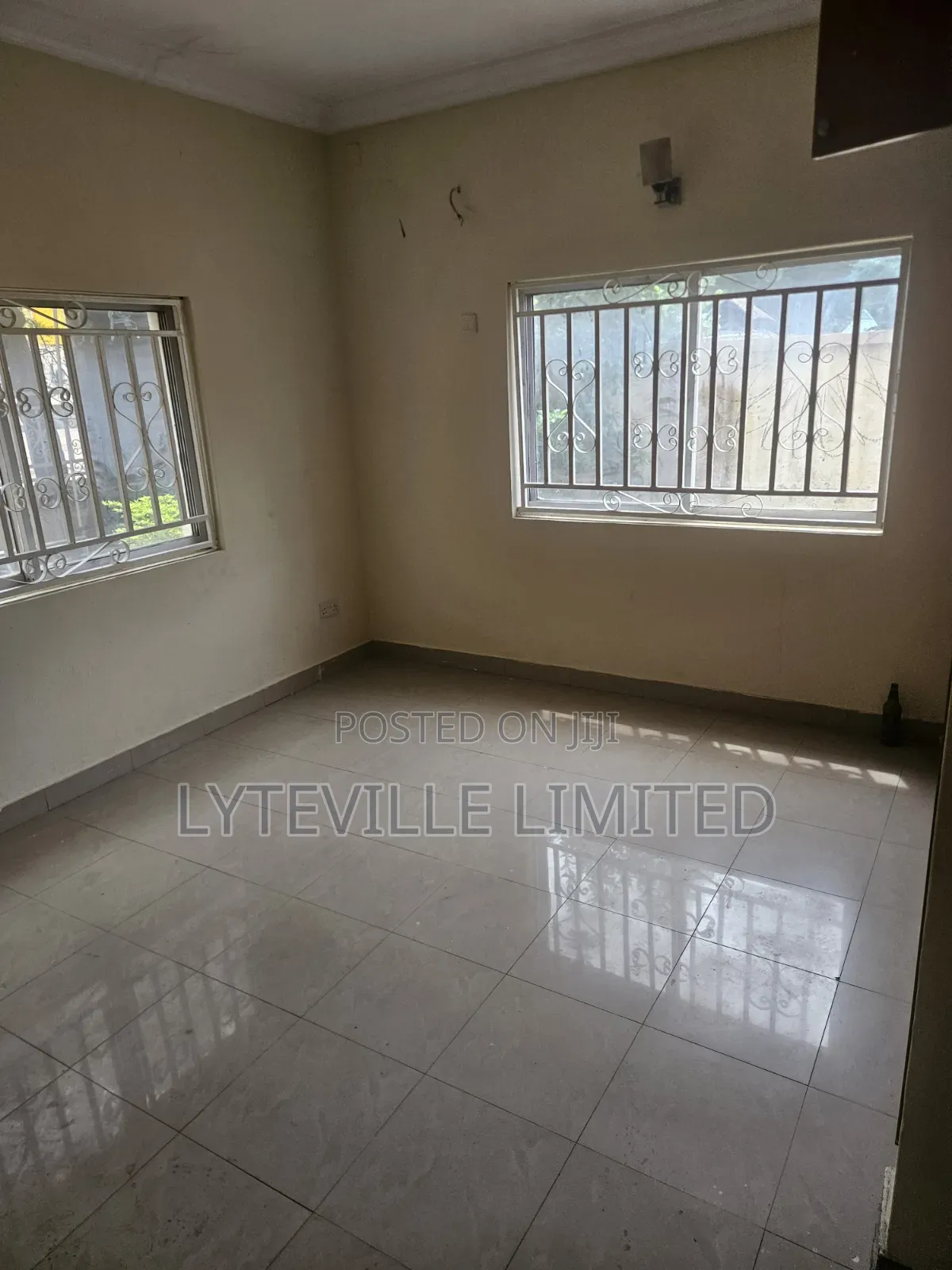 Renovated Office Flat Space