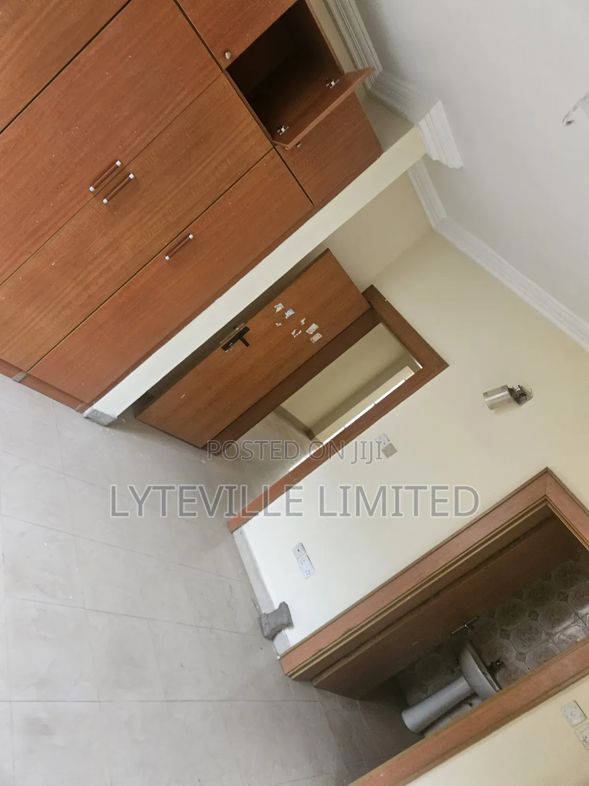 Renovated Office Flat Space