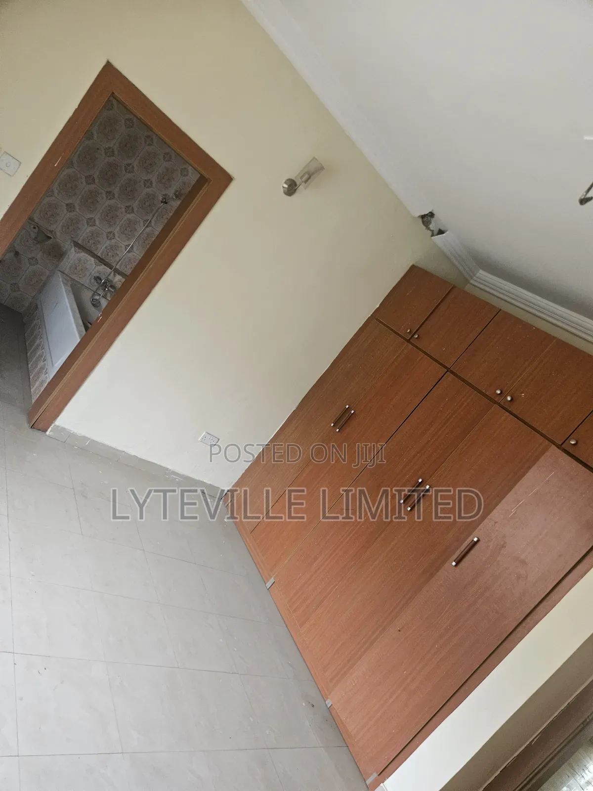 Renovated Office Flat Space
