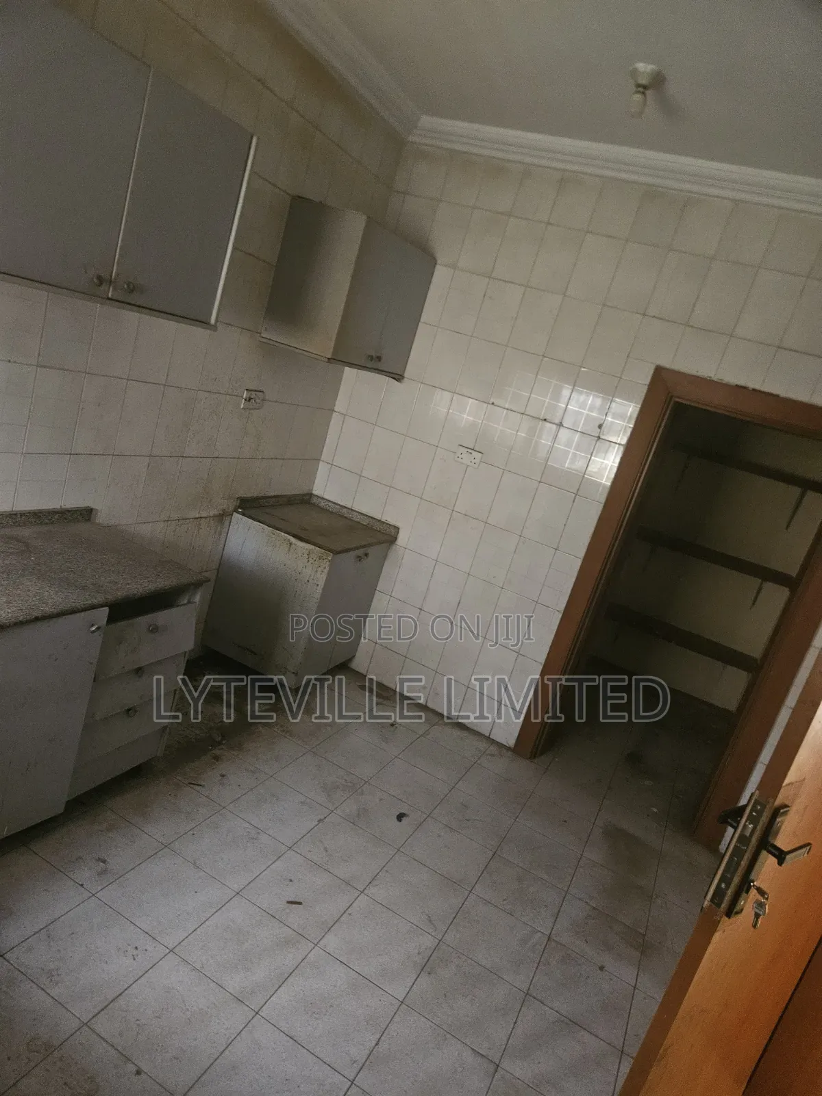 Renovated Office Flat Space