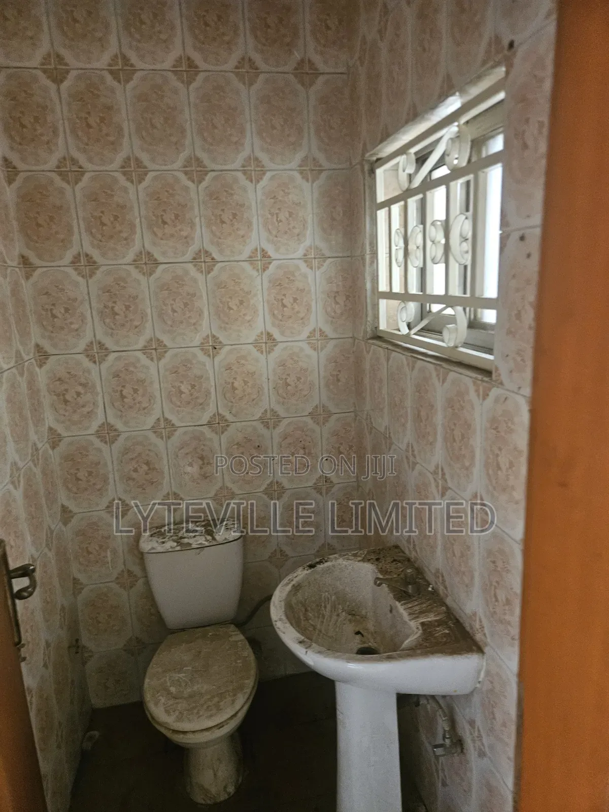 Renovated Office Flat Space