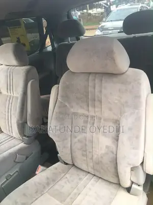 Toyota Sienna 2000 Silver