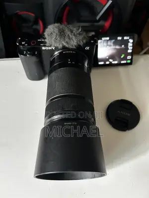Sony ZV-E10 4K + Sony 55-210mm OSS Lens Clean & Working