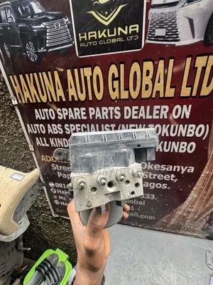 Toyota Tacoma 2013–2014 ABS Hydraulic Pump