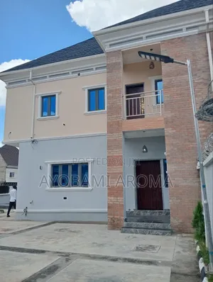 4bdrm Duplex in Tycoon Estate, Sabon Lugbe for sale