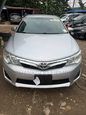 Toyota Camry LE 4dr Sedan (2.5L 4cyl 6A) 2013 Silver