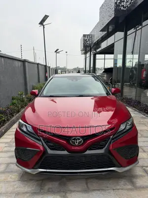 Toyota Camry XSE 2021 Red