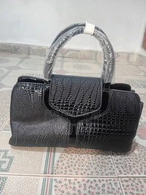 Elegant Women’s Handbag – Ladies Shoulder & Crossbody Bag