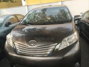 Toyota Sienna 2013 Gray