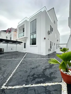 5bdrm Duplex in Osapa london for sale
