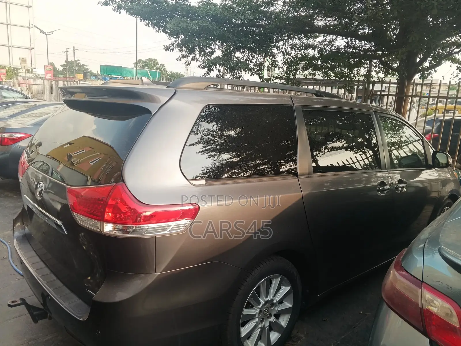 Toyota Sienna 2013 Gray