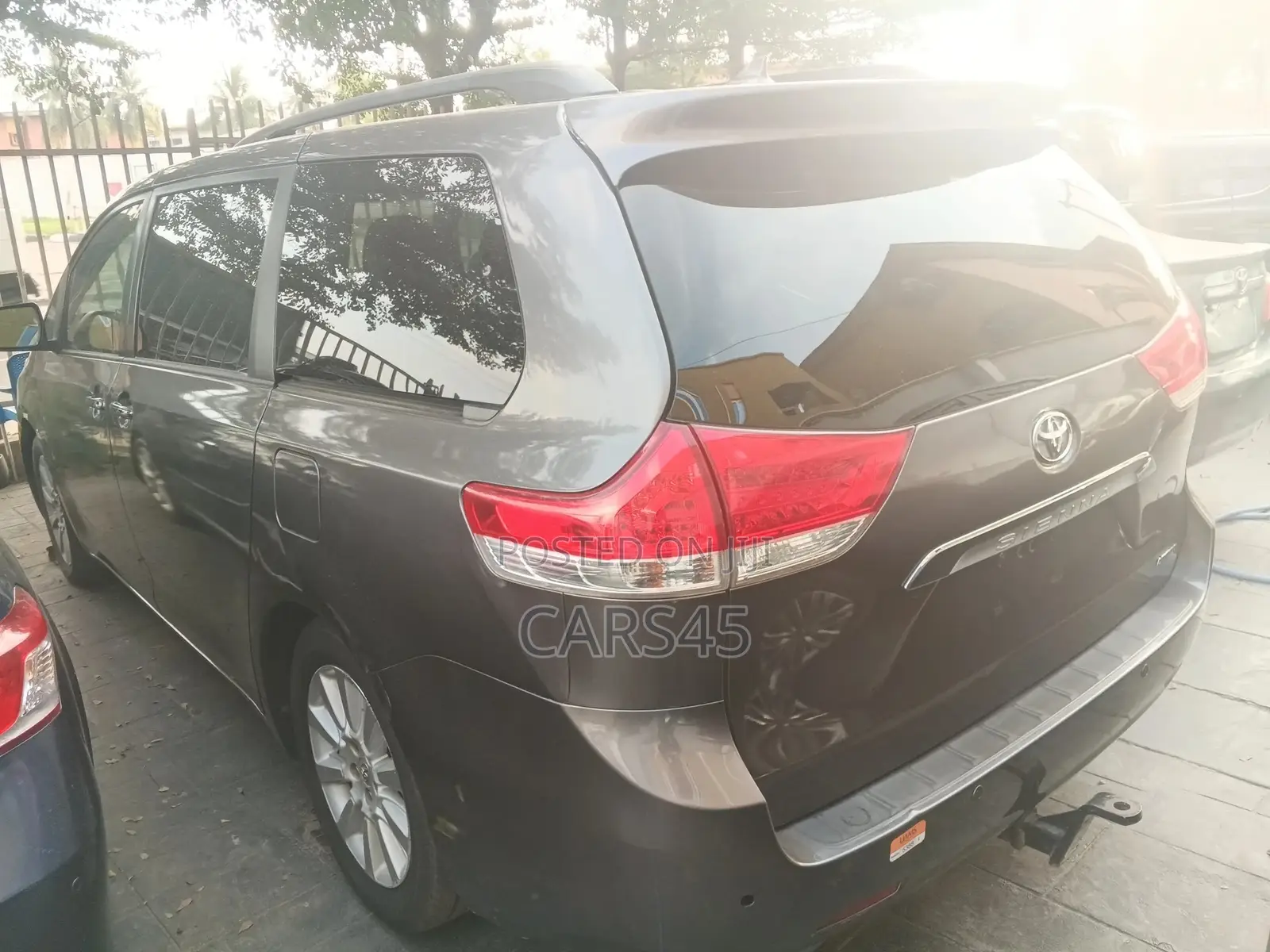 Toyota Sienna 2013 Gray