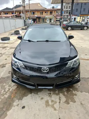 Toyota Camry SE 4dr Sedan (2.5L 4cyl 6A) 2012 Black