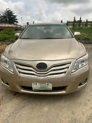Toyota Camry 2008 Gold