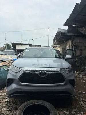 Toyota Highlander 2020 Windscreen Glass Available & Installed at Chimate