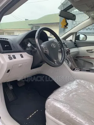 Toyota Venza XLE 2012 Silver
