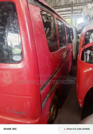 Suzuki Every 2012 Red