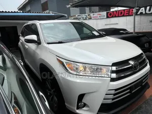 Toyota Highlander Limited 4x2 V6 (3.5L 6cyl 8A) 2017 White