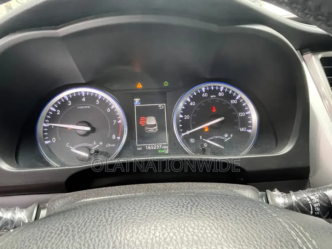 Toyota Highlander Limited 4x2 V6 (3.5L 6cyl 8A) 2017 White