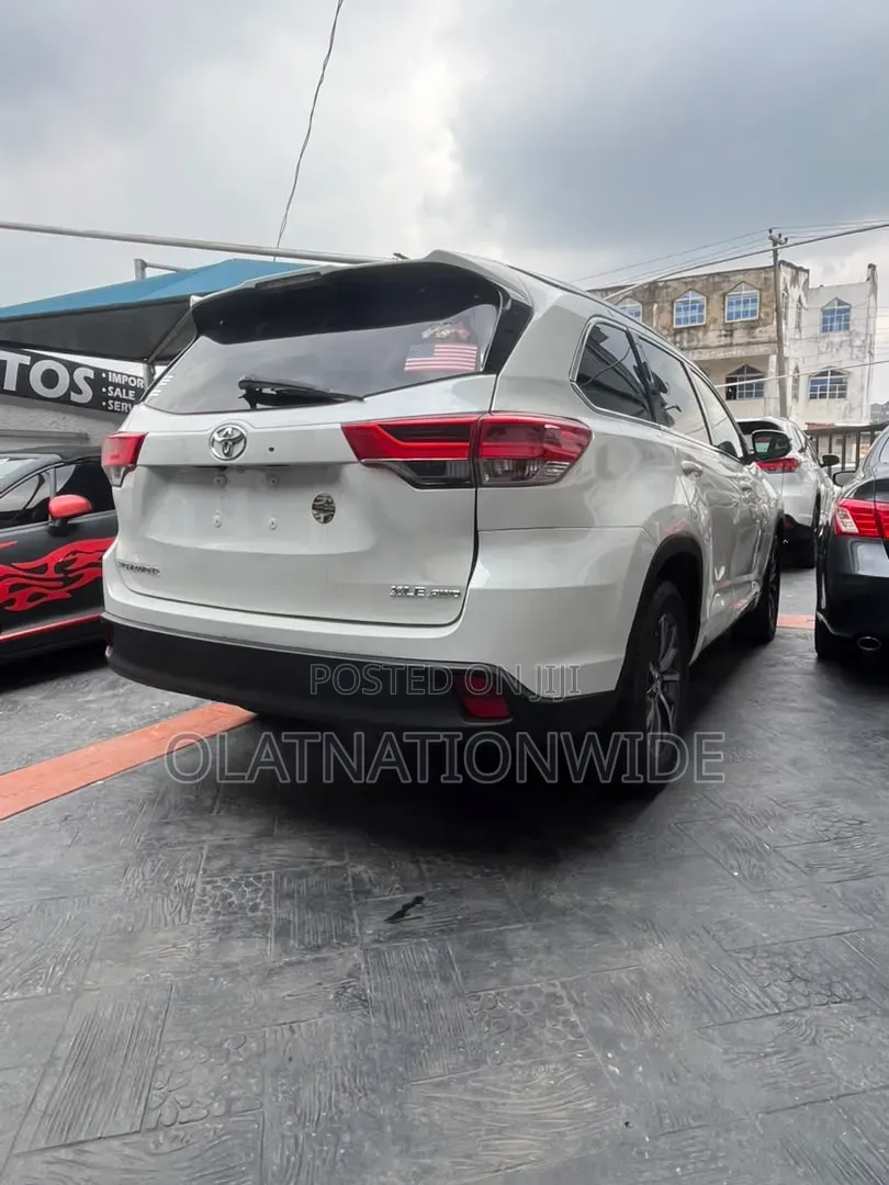 Toyota Highlander Limited 4x2 V6 (3.5L 6cyl 8A) 2017 White
