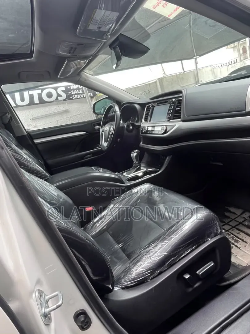 Toyota Highlander Limited 4x2 V6 (3.5L 6cyl 8A) 2017 White