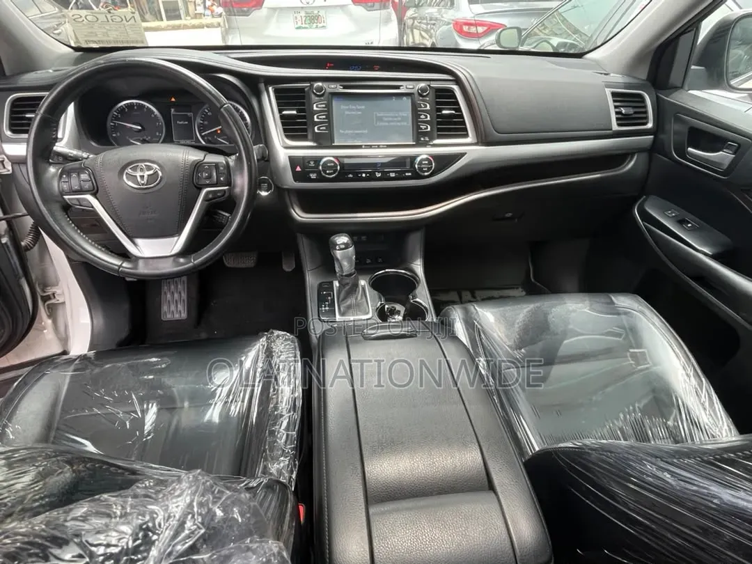 Toyota Highlander Limited 4x2 V6 (3.5L 6cyl 8A) 2017 White