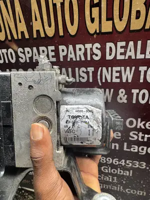 Toyota Tundra 2010–2011 ABS Brake Control Unit