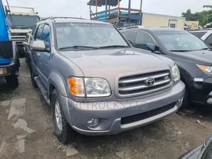 Toyota Sequoia Limited 4dr SUV (4.7L 8cyl 4A) 2004 Gold