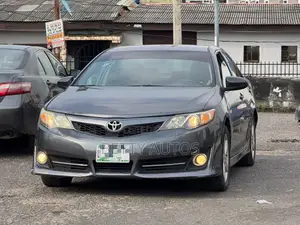 Toyota Camry SE 4dr Sedan (2.5L 4cyl 6A) 2013 Gray