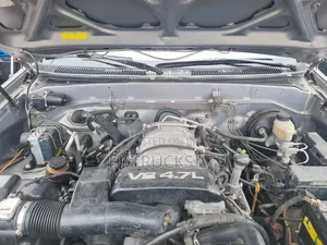 Toyota Sequoia Limited 4dr SUV (4.7L 8cyl 4A) 2004 Gold
