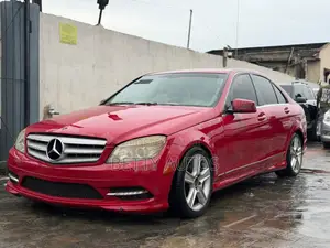 Mercedes-Benz C300 2010 Red