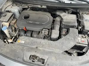 Hyundai Sonata Limited w/Brown Leather PZEV 4dr Sedan (2.4L 4cyl 6A)