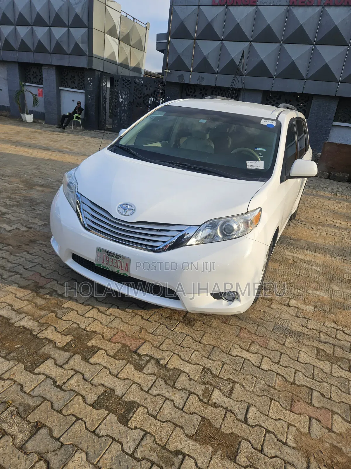Toyota Sienna 2014 White