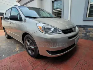 Toyota Sienna LE AWD 2005 Gold