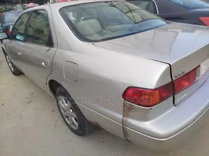 Toyota Camry Automatic 1999 Silver