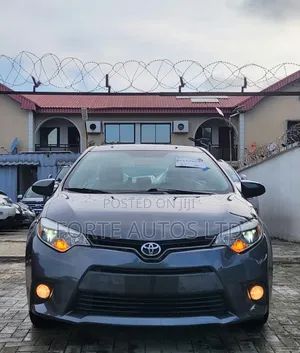 Toyota Corolla LE Plus 4dr Sedan (1.8L 4cyl CVT) 2014 Gray
