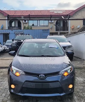 Toyota Corolla LE Plus 4dr Sedan (1.8L 4cyl CVT) 2014 Gray